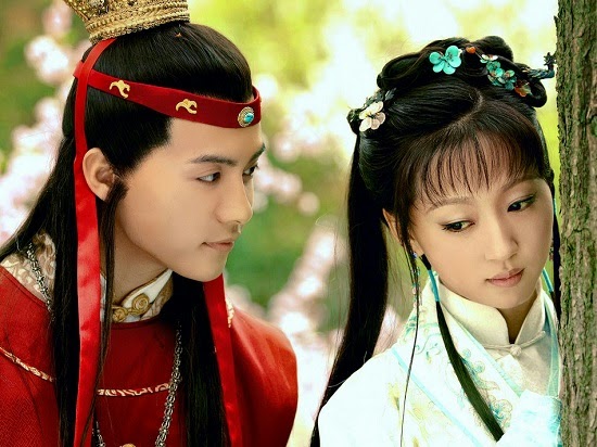 Cuộc đời thật là vô cùng ngắn ngủi, trong mấy chục năm sống trên đời, điều đáng tiếc nhất chính là bị cuốn vào vòng xoáy của nhân gian. (Ảnh: Youtube)